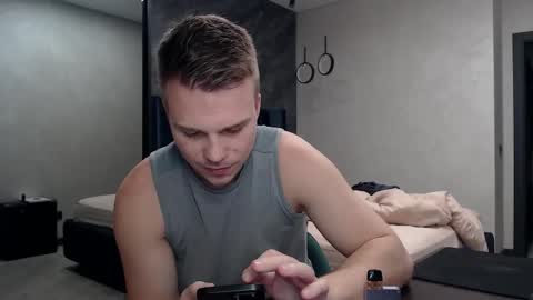 Snapshot of pretty_sweety chatting on 10.08.25 Justin online show from 10.08.25