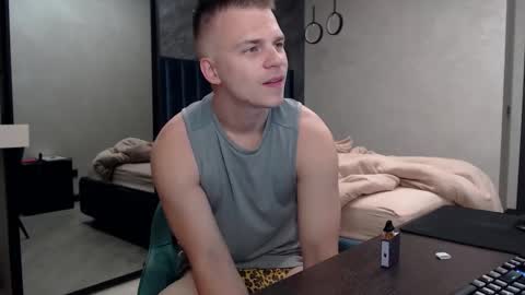 Snapshot of pretty_sweety chatting on 10.10.25 Justin online show from 10.10.25