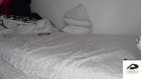 Snapshot of prettyandpeachy chatting on 04.07.26 Mistress Mallad online show from 04.07.26