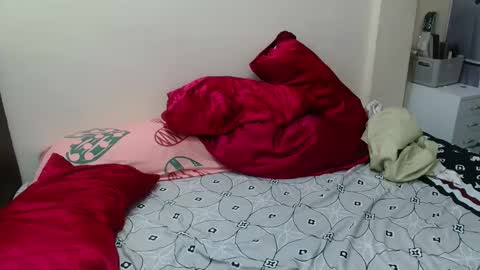 Snapshot of prettyasian098 chatting on 10.31.25 PrettyAsian098 online show from 10.31.25