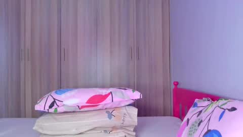 Snapshot of prettybigclit_ebony chatting on 10.26.25 prettybigclit_ebony online show from 10.26.25