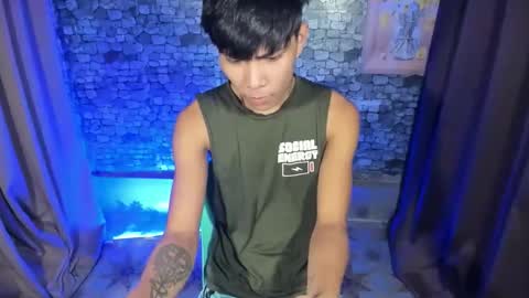 Snapshot of prettyboy_asian chatting on 09.26.25 Mark online show from 09.26.25