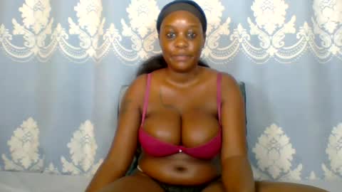 Snapshot of prettydarkskin002 chatting on 07.04.26 SHANIA online show from 07.04.26