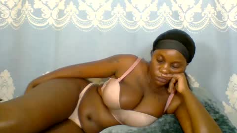 Snapshot of prettydarkskin002 chatting on 07.04.26 SHANIA online show from 07.04.26