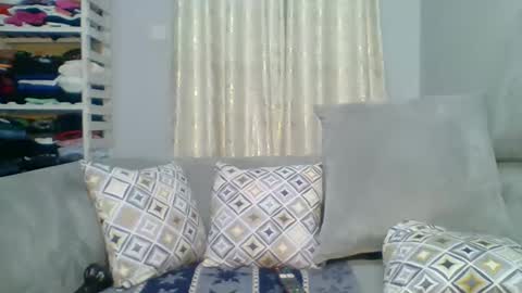 PrettyEla online show from 09.12.25