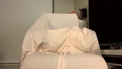 Pretty or Flacka  online show from 11.14.25