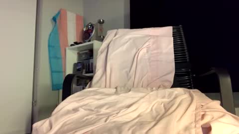 Pretty or Flacka  online show from 04.17.26