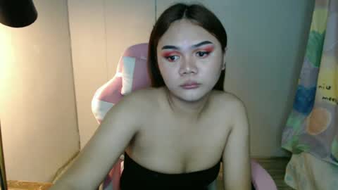 Snapshot of prettygurl25 chatting on 06.24.26 prettygurl25 online show from 06.24.26