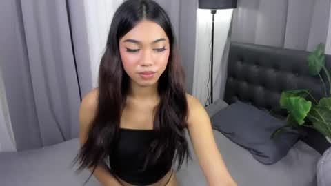 Snapshot of prettyhothugecock chatting on 06.13.26 prettyhothugecock online show from 06.13.26
