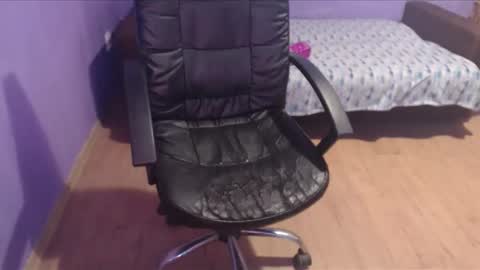 prettyjulliette online show from 02.08.25