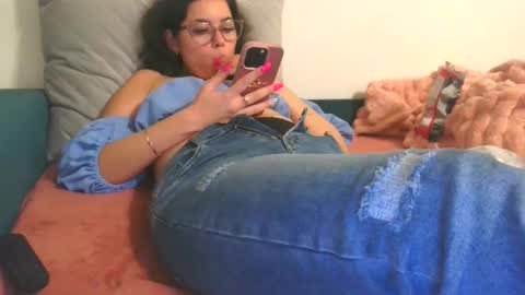 prettyjulliette online show from 11.26.25