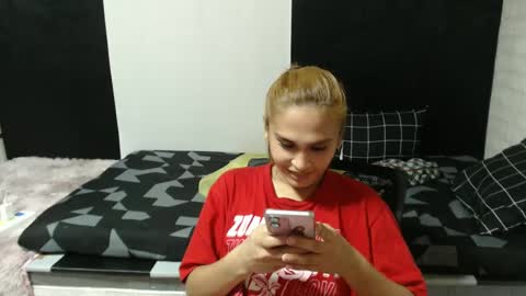 Snapshot of prettykate_04 chatting on 02.08.25 Kate online show from 02.08.25