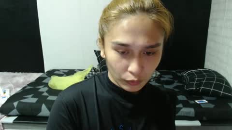 Snapshot of prettykate_04 chatting on 02.12.25 Kate online show from 02.12.25