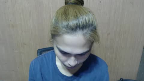 Snapshot of prettykate_04 chatting on 02.22.25 Kate online show from 02.22.25