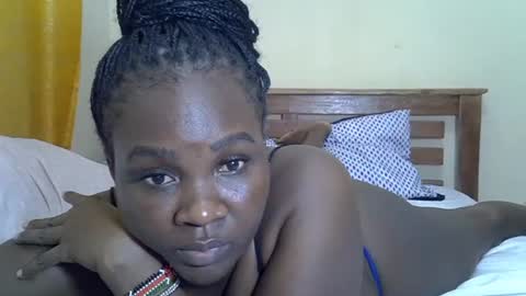 Snapshot of prettyliz30 chatting on 06.28.26 LILIAN online show from 06.28.26