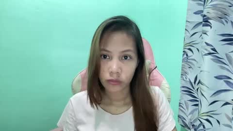 Snapshot of prettyph1 chatting on 12.30.24 LYNDA online show from 12.30.24