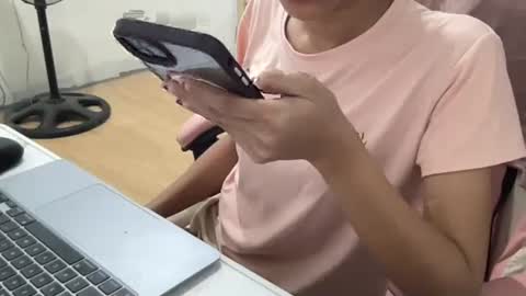 Snapshot of prettyph1 chatting on 01.08.25 LYNDA online show from 01.08.25