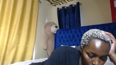 Snapshot of prettyquee chatting on 02.21.26 sasha online show from 02.21.26