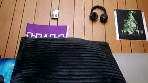 prettysolidd7 online show from 02.20.25