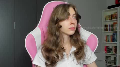 Snapshot of prettysomething chatting on 11.07.25 Sophie next stream will be at Monday i will wait you guys online show from 11.07.25