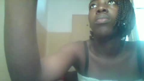 Snapshot of prettyzuzu chatting on 09.20.25 prettyzuzu online show from 09.20.25