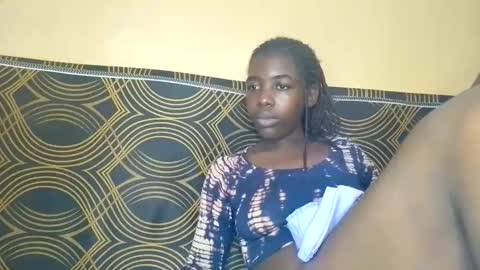 Snapshot of prettyzuzu chatting on 10.26.25 prettyzuzu online show from 10.26.25