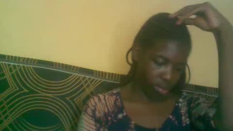 Snapshot of prettyzuzu chatting on 10.27.25 prettyzuzu online show from 10.27.25