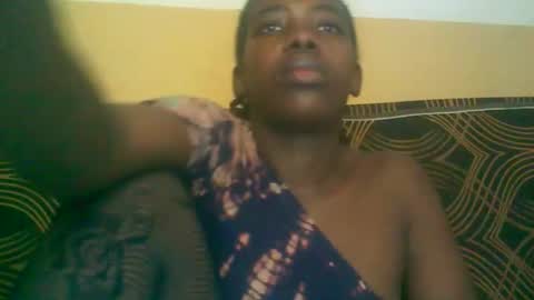 Snapshot of prettyzuzu chatting on 10.28.25 prettyzuzu online show from 10.28.25