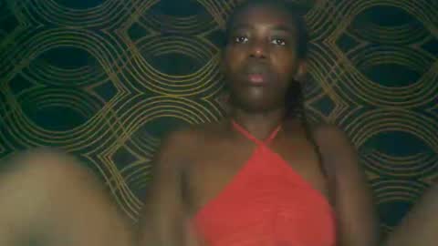 Snapshot of prettyzuzu chatting on 10.31.25 prettyzuzu online show from 10.31.25