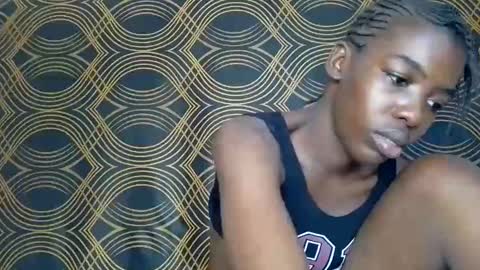 Snapshot of prettyzuzu chatting on 11.10.25 prettyzuzu online show from 11.10.25