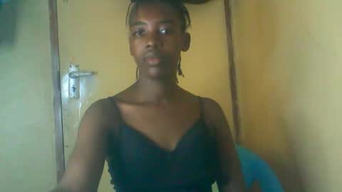 Snapshot of prettyzuzu chatting on 11.19.25 prettyzuzu online show from 11.19.25