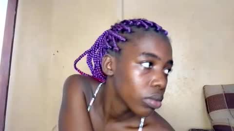 Snapshot of prettyzuzu chatting on 11.29.25 prettyzuzu online show from 11.29.25