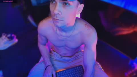 Snapshot of pridelgtbi chatting on 12.01.25 pridelgtbi online show from 12.01.25