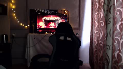 Snapshot of princ4real chatting on 02.18.25 prince online show from 02.18.25