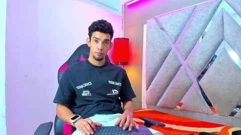 prince_arthur77 online show from 01.09.26