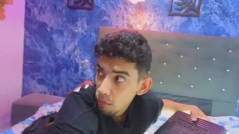 Snapshot of prince_arthur77 chatting on 03.01.26 prince_arthur77 online show from 03.01.26