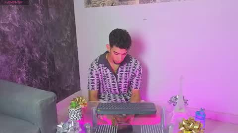 Snapshot of prince_arthur77 chatting on 03.05.26 prince_arthur77 online show from 03.05.26