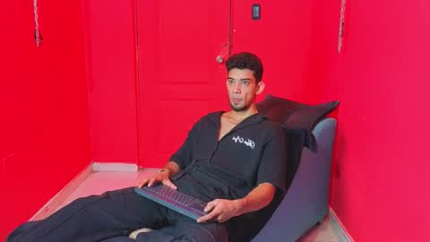 Snapshot of prince_arthur77 chatting on 03.12.26 prince_arthur77 online show from 03.12.26