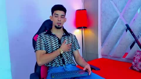 Snapshot of prince_arthur77 chatting on 03.31.26 prince_arthur77 online show from 03.31.26