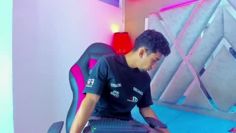 Snapshot of prince_arthur77 chatting on 04.15.26 prince_arthur77 online show from 04.15.26