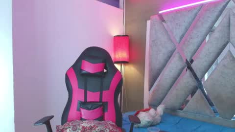 Snapshot of prince_arthur77 chatting on 04.16.26 prince_arthur77 online show from 04.16.26