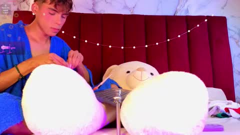 Snapshot of prince_poppy_ chatting on 12.17.25 PRINCEPOPPY online show from 12.17.25