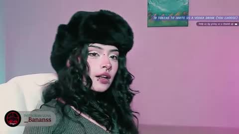 Snapshot of princesita_valija chatting on 10.05.25 Beth online show from 10.05.25