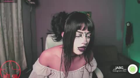 Snapshot of princesita_valija chatting on 10.12.25 Beth online show from 10.12.25