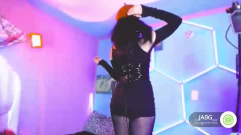Snapshot of princesita_valija chatting on 10.17.25 Beth online show from 10.17.25