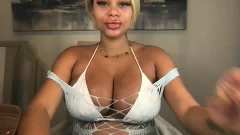 Snapshot of princess1tick chatting on 04.27.26 princess1tick online show from 04.27.26