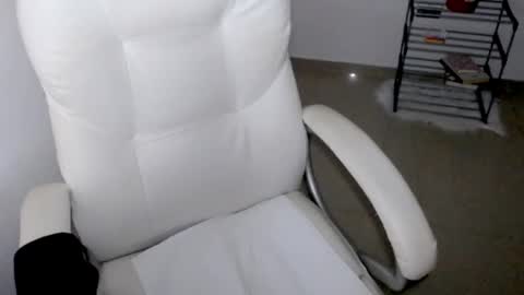 Snapshot of princess_19x chatting on 12.23.24 valery dollx online show from 12.23.24