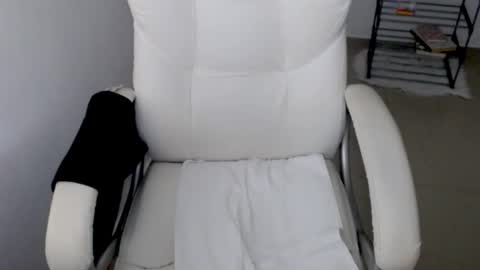 Snapshot of princess_19x chatting on 01.23.25 valery dollx online show from 01.23.25