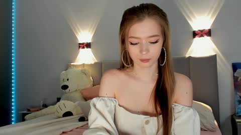 Princess Diana online show from 02.03.25