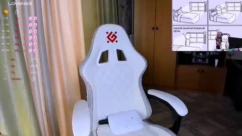 Snapshot of princessaalicc chatting on 11.23.25 princessaalicc online show from 11.23.25